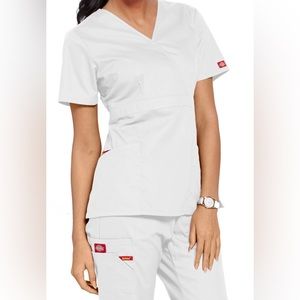Dickies Women’s Coordinating Scrub Set in White
